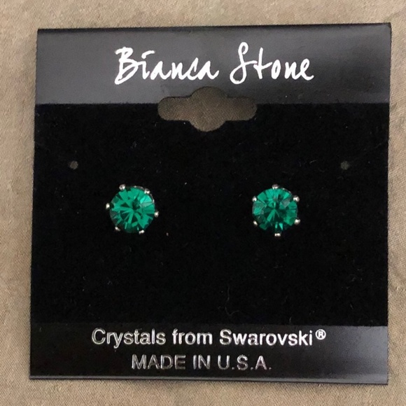 NWT Swarovski Elements crystal stud earrings - Picture 2 of 2